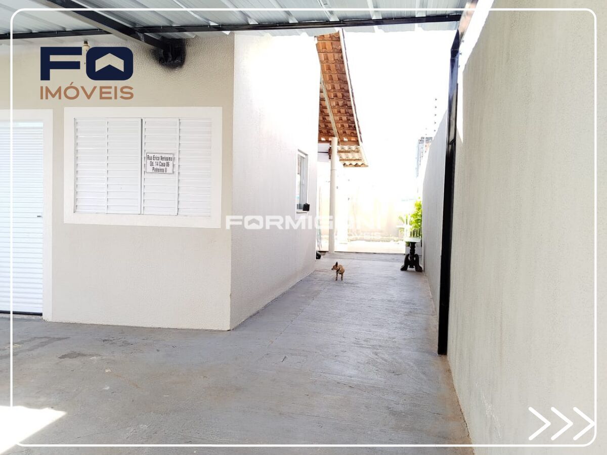 Esta charmosa casa de 2 dormitórios, sendo 1 suíte, com 78