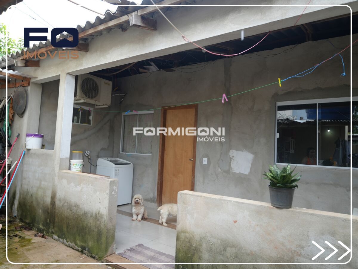 Casa Padrão com Kitnet nos fundos