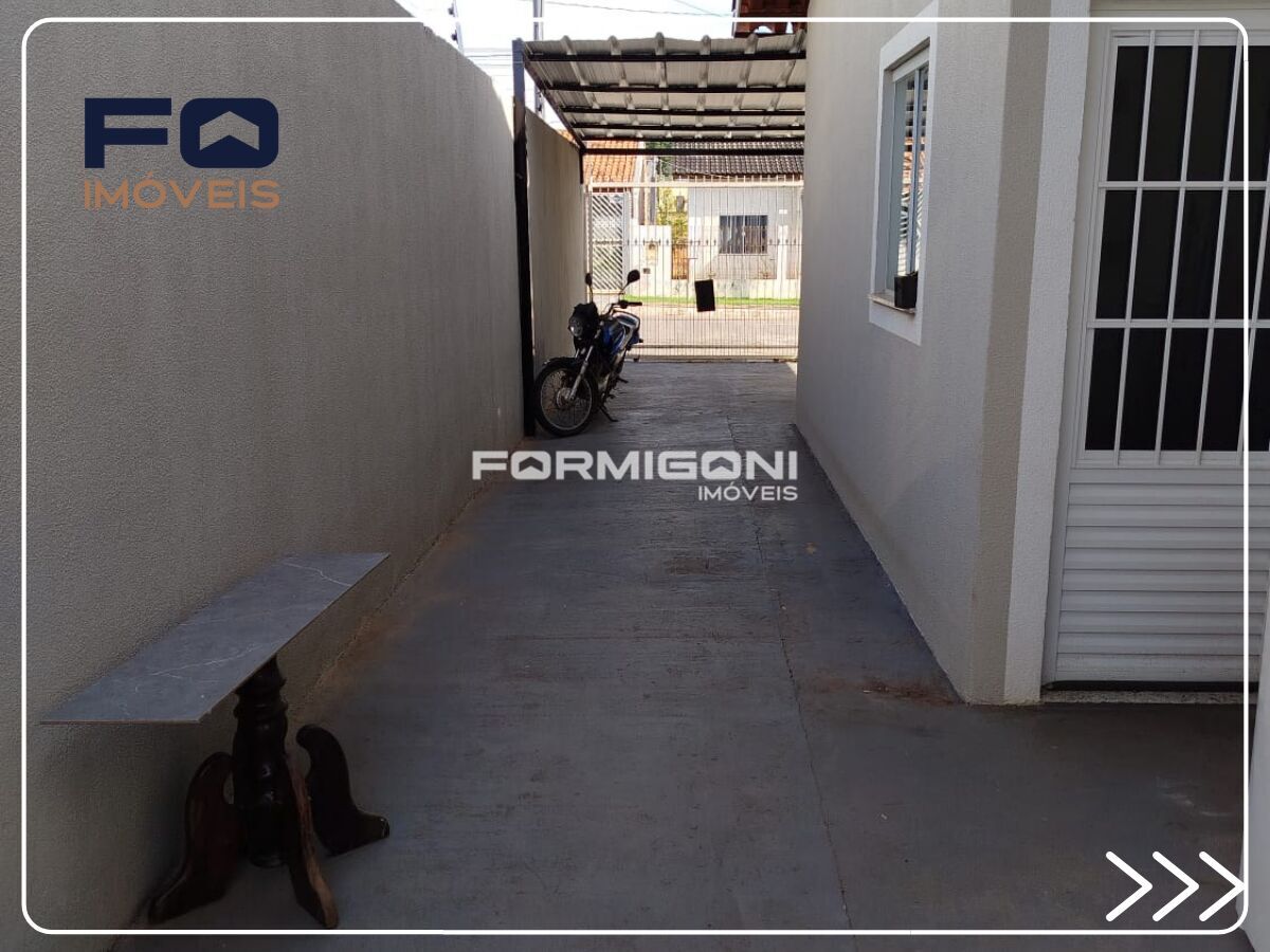 Esta charmosa casa de 2 dormitórios, sendo 1 suíte, com 78