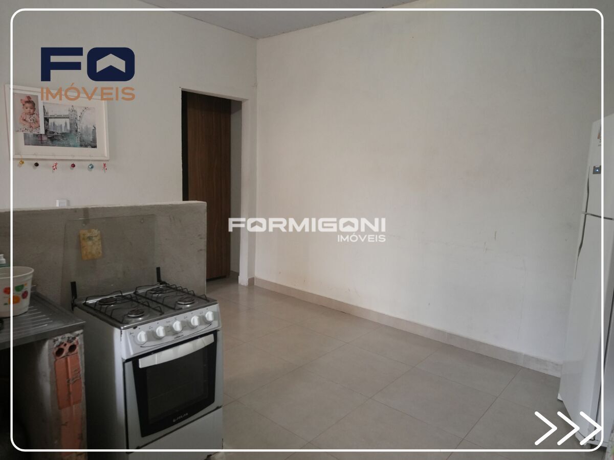 Casa Padrão com Kitnet nos fundos