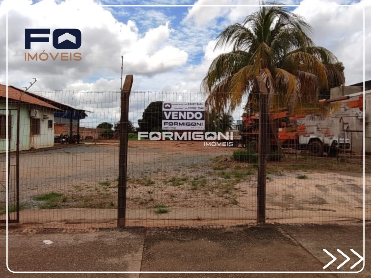 Lote no Industrial com uma casa