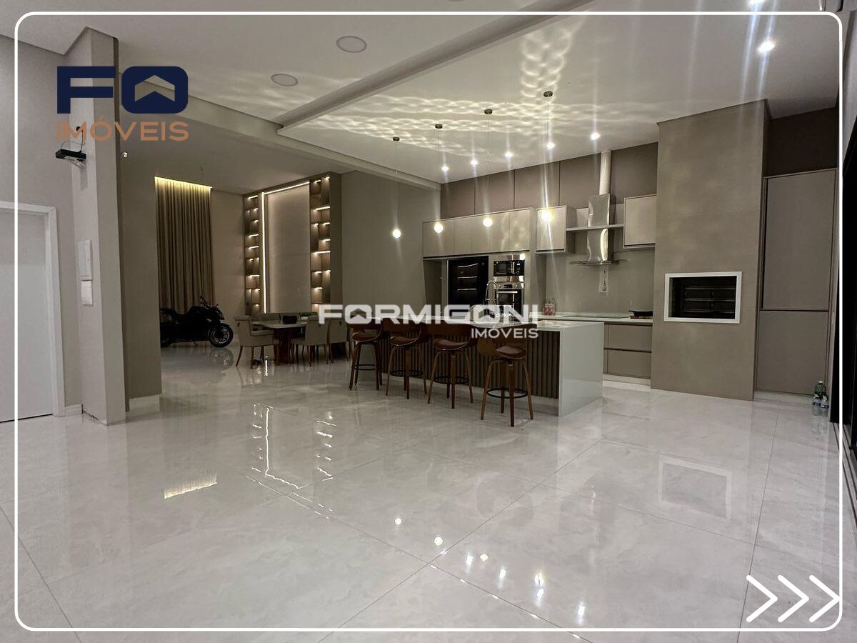 Casa Alto Padrão em Vila Romana,