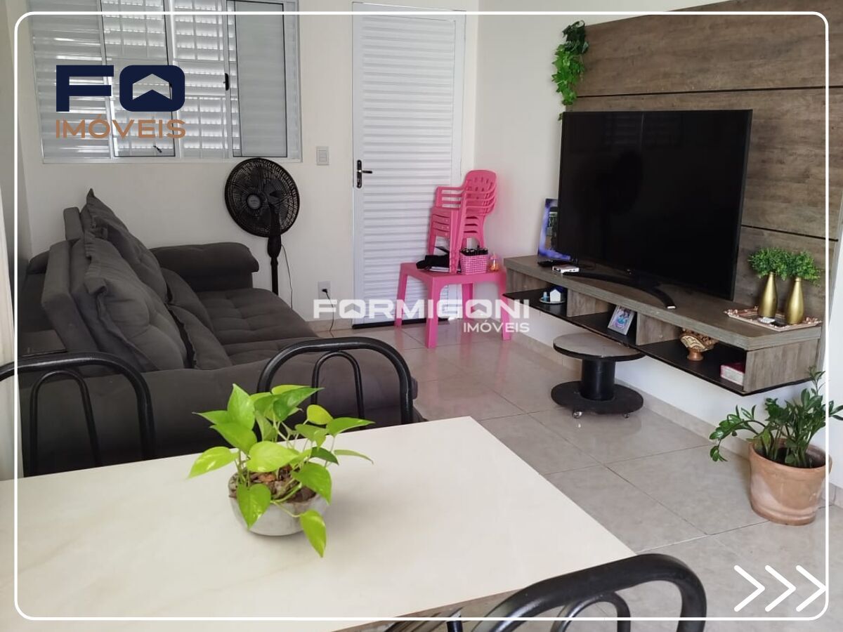 Esta charmosa casa de 2 dormitórios, sendo 1 suíte, com 78