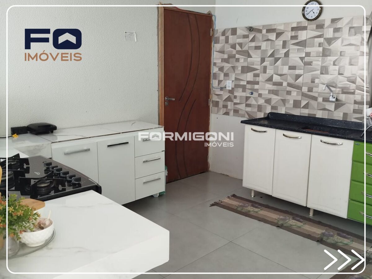 Esta charmosa casa de 2 dormitórios, sendo 1 suíte, com 78
