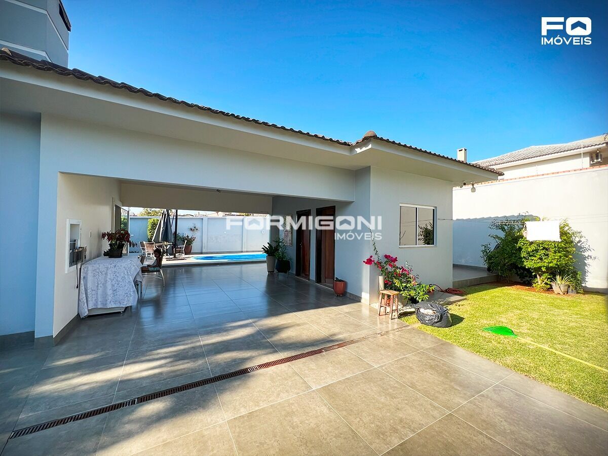 Casa Alto Padrão em Recanto dos Pássaros, Sorriso/MT